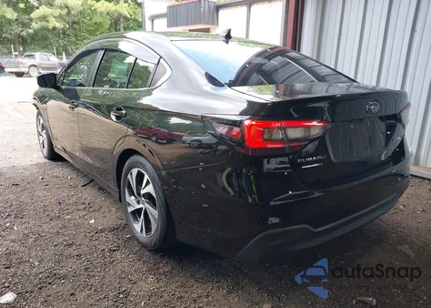 2021 Subaru Legacy Premium z USA, uszkodzony, nr VIN 4S3BWAC69M3003206